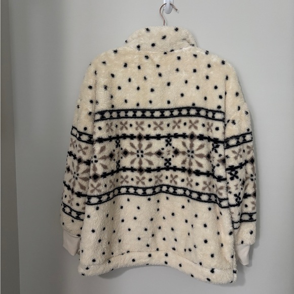 LOFT NWT - Cream and Black Fleece/Chunky Sweater Size L - PTP 24” x2 - Picture 3 of 3
